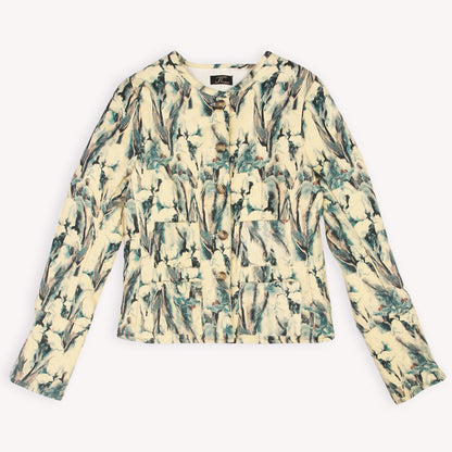 This piece of clothing has been referred to on the Bee as the “Noor women’s 
multicolored fleece wool quilted jacket with warm quilting.” A fashionable fleece quilted 
wool coat in a shocking colorful panels for women