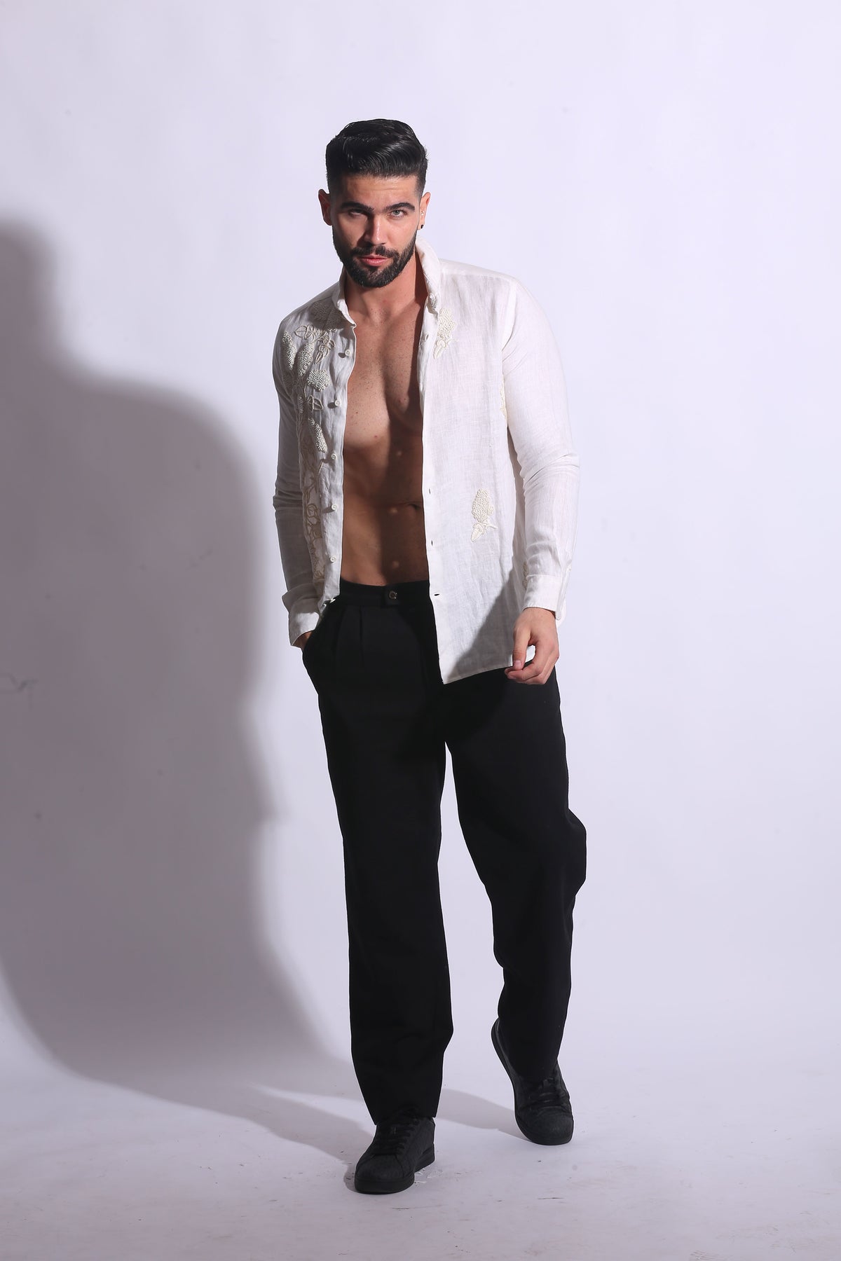 “Embroidered linen Maglia Chic maglia/cotton Breather Premium shirt, Eurostyle. 